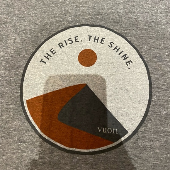 Vuori t-shirt 🏃👕 - Picture 2 of 6